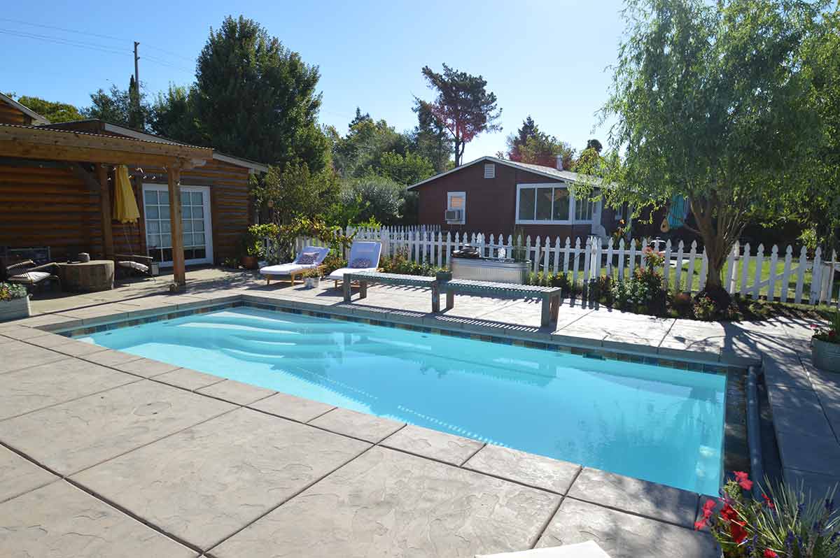 Olympia Pool Deep End Seating
