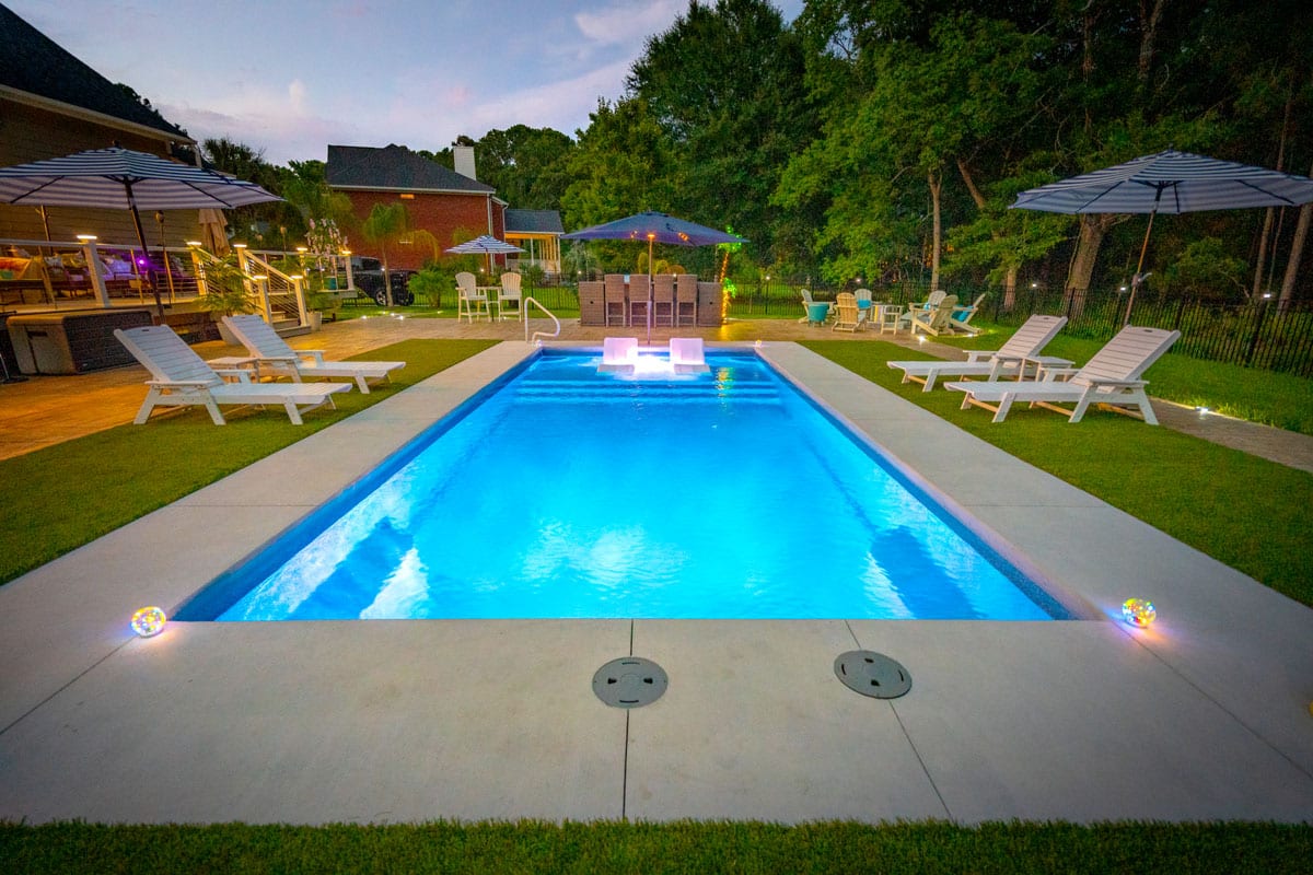Corinthian Modern Landscape Pool Setup