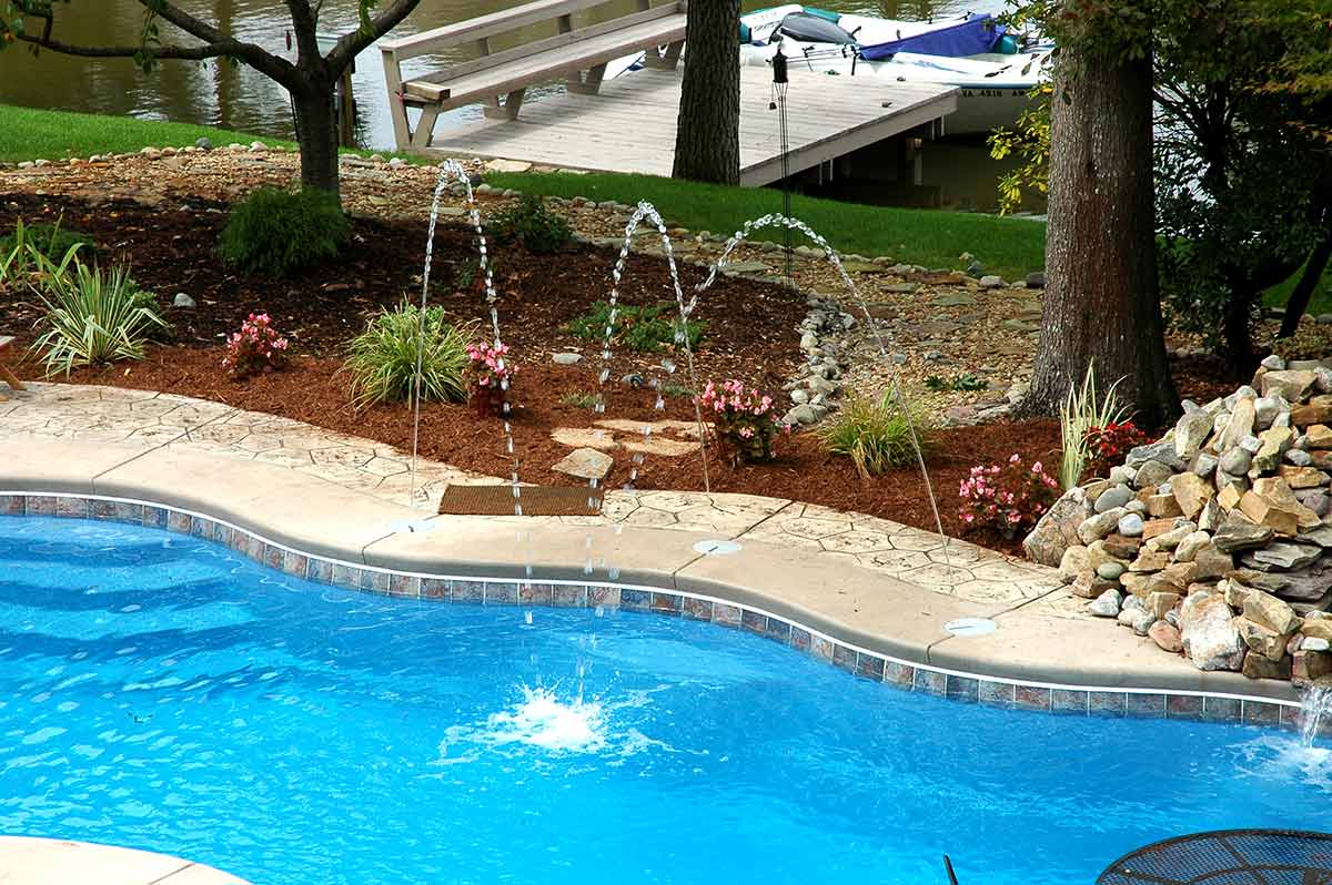 Bermuda 1430 Natural Stone Surround Landscape