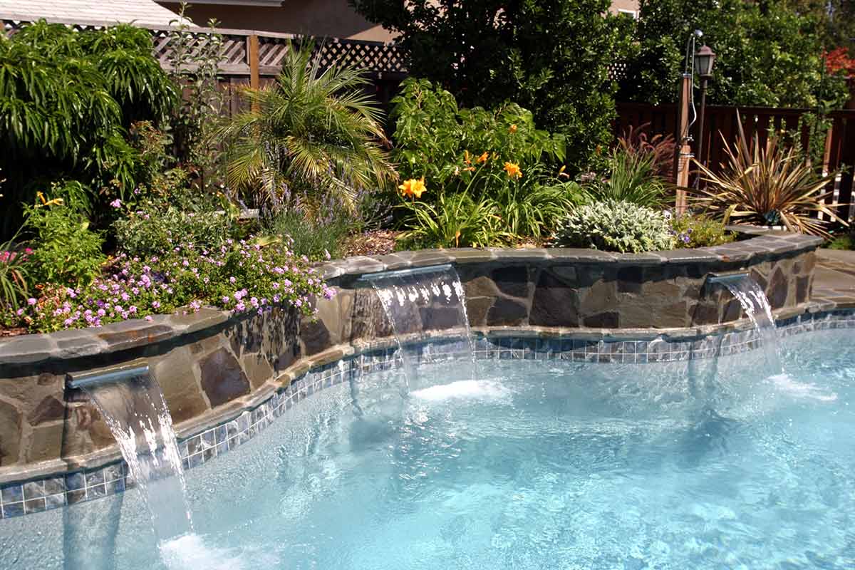 Bermuda 1430 Dynamic Curved Coping Edge