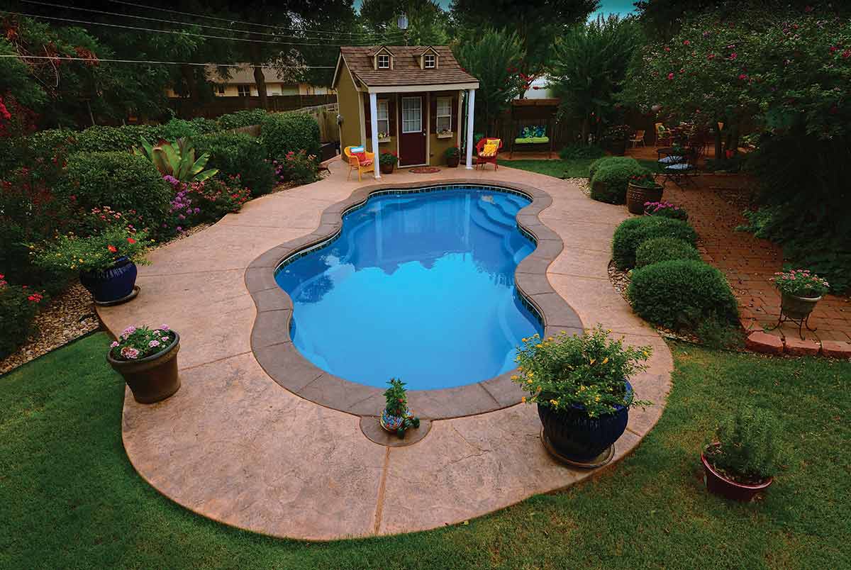Bermuda 1430 Finished Freeform Pool Layout
